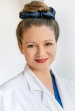 Dr. med.  Lisa Dertinger