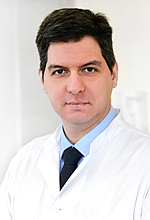 Dr. med.  Michail Stratigos